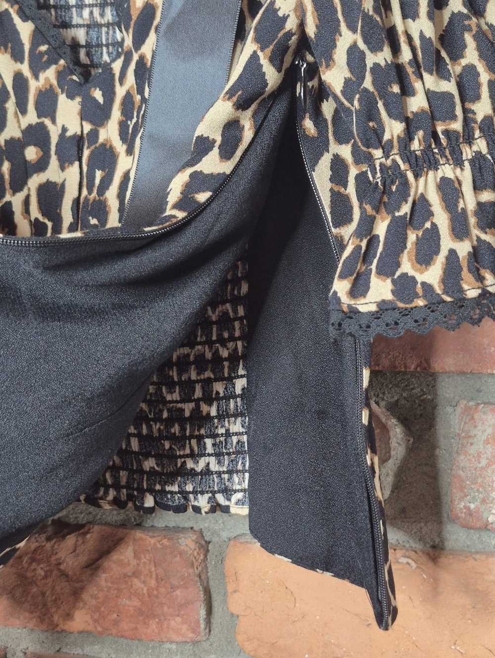 Reformation Inara Leopard Print Top NWT Silk Blend Ribbon Tie Smocked Back Chic - Picture 9 of 13